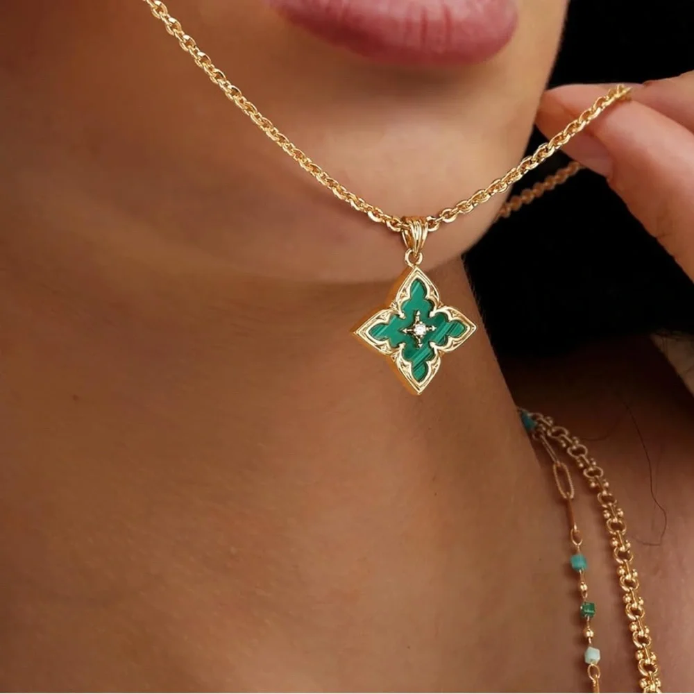 Gold Malachite Stone Clover Necklace - Picture 1 of 4